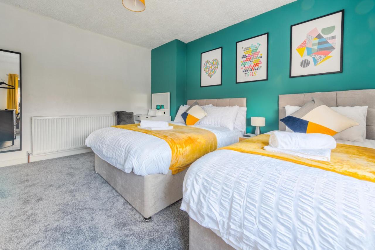 Rookwood House - Spacious Home With Free Parking - Short Stay Leeds Leeds  Exterior photo