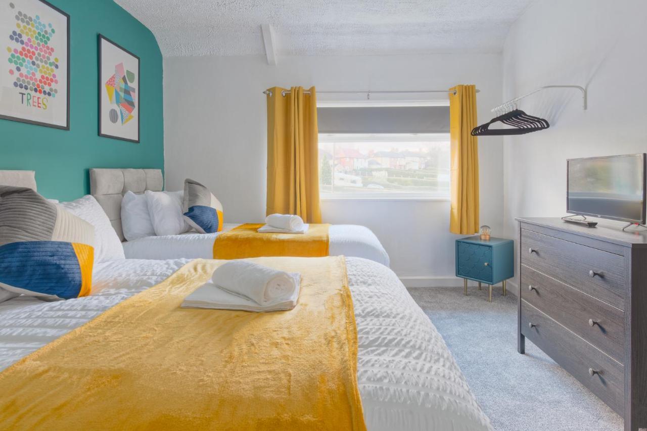 Rookwood House - Spacious Home With Free Parking - Short Stay Leeds Leeds  Exterior photo